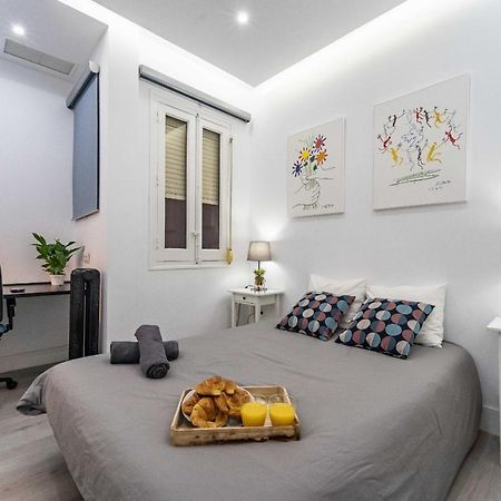 HomeAbroad Apartments - Deluxe Madrid Center Buitenkant foto