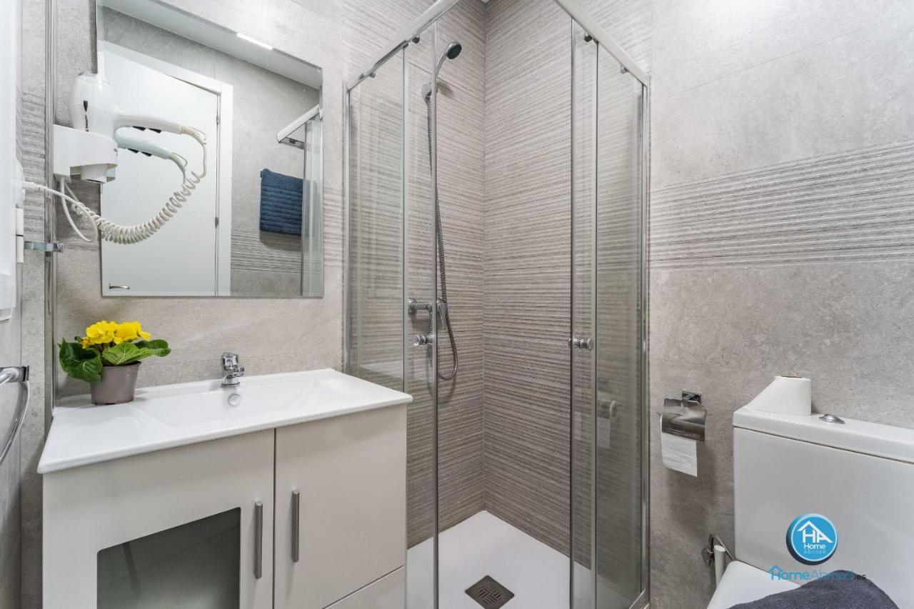 HomeAbroad Apartments - Deluxe Madrid Center Buitenkant foto