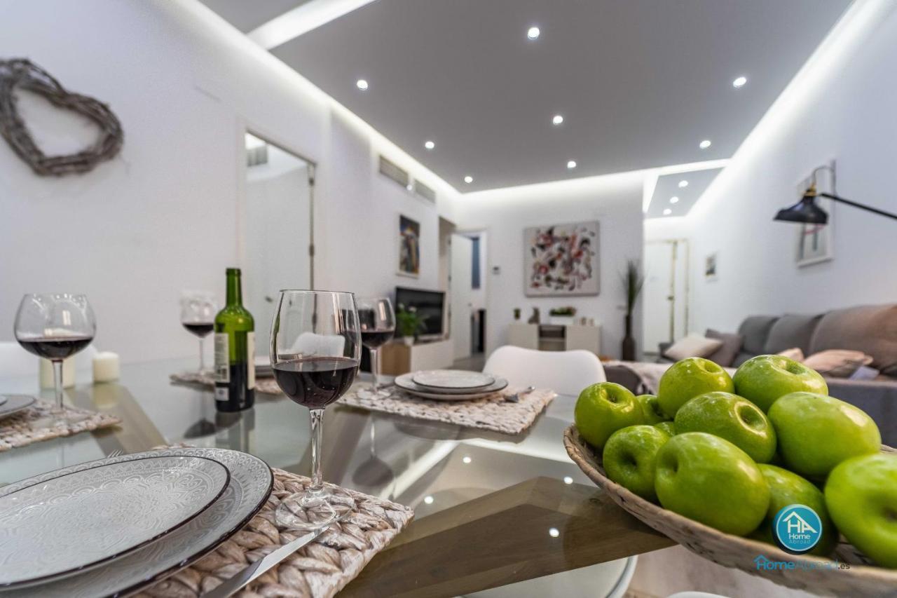 HomeAbroad Apartments - Deluxe Madrid Center Buitenkant foto